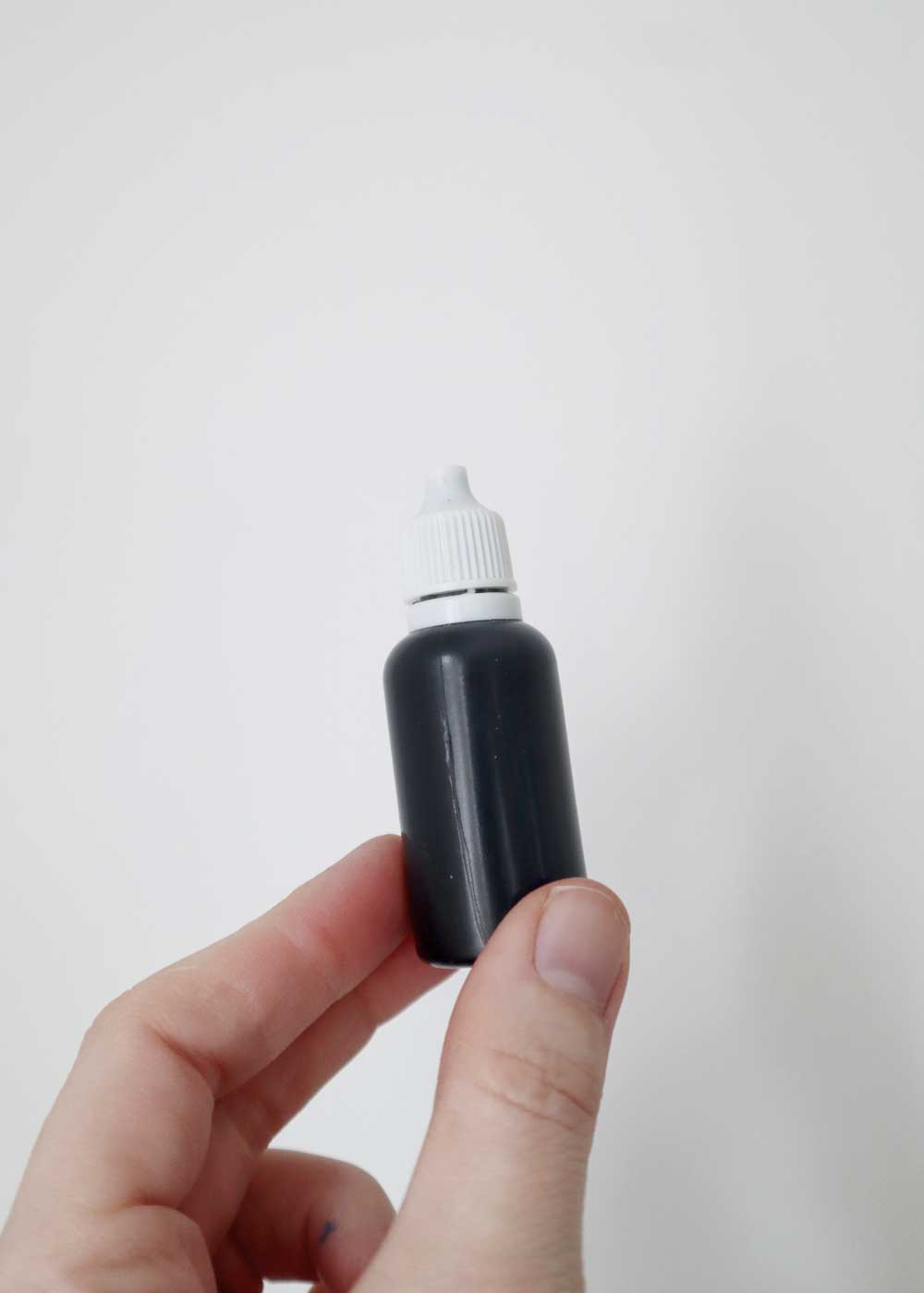 Ultra Permanent Opaque Ink Pad for Non Porous Surfaces - Image 4