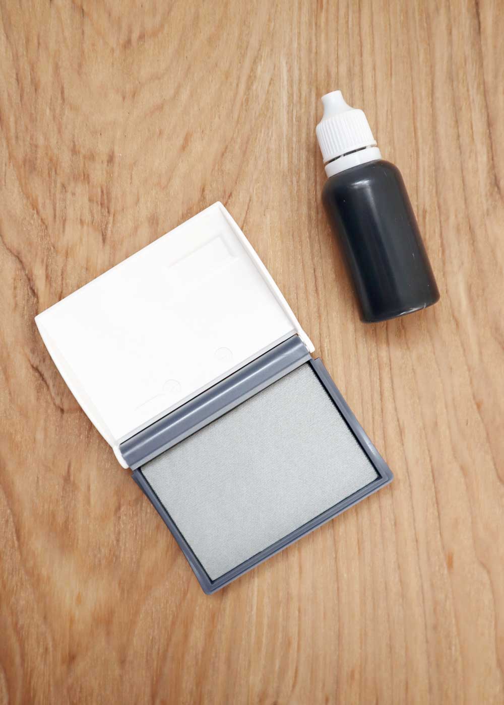 Ultra Permanent Opaque Ink Pad for Non Porous Surfaces - Image 3