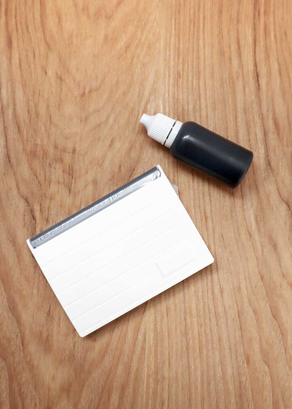 Ultra Permanent Opaque Ink Pad for Non Porous Surfaces - Image 2
